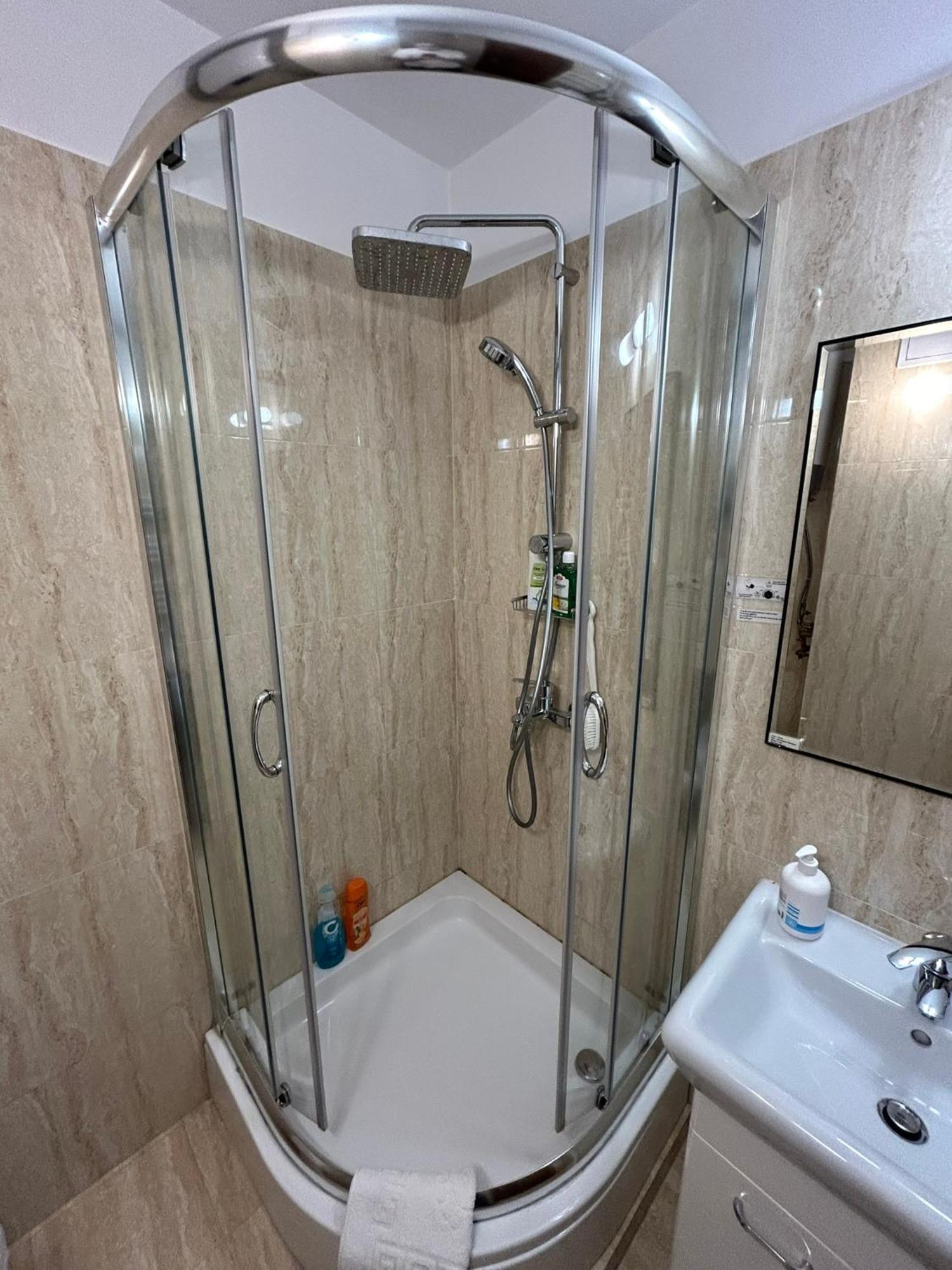 Apart. Premium Ultracentral, 3 Camere Loc Parcare. Ploieşti Extérieur photo